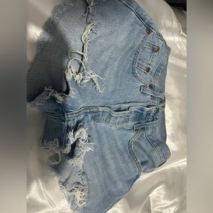501 levi’s shorts (size W24)